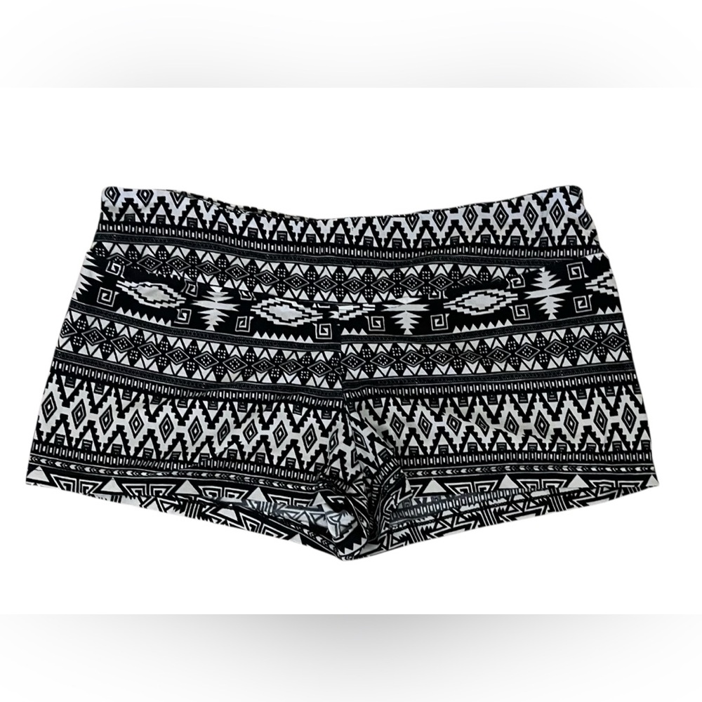 Hot Kiss yoga booty Black and White Patterned Lounge Shorts size medium